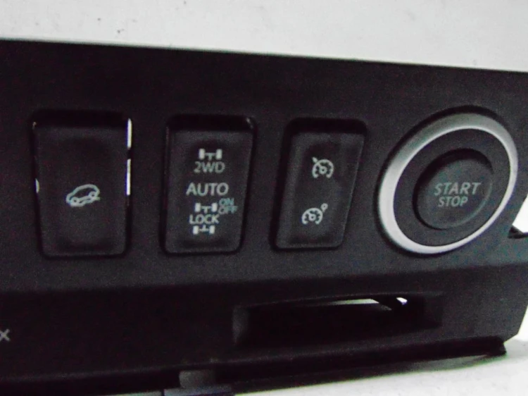 PANEL ŚRODKOWY RENAULT KOLEOS (2008-2015)