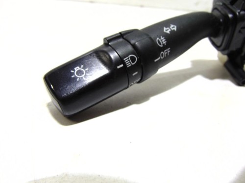 PRZEŁĄCZNIK ŚWIATEŁ MANETKA TOYOTA COROLLA VERSO II (2004-2009) 173794