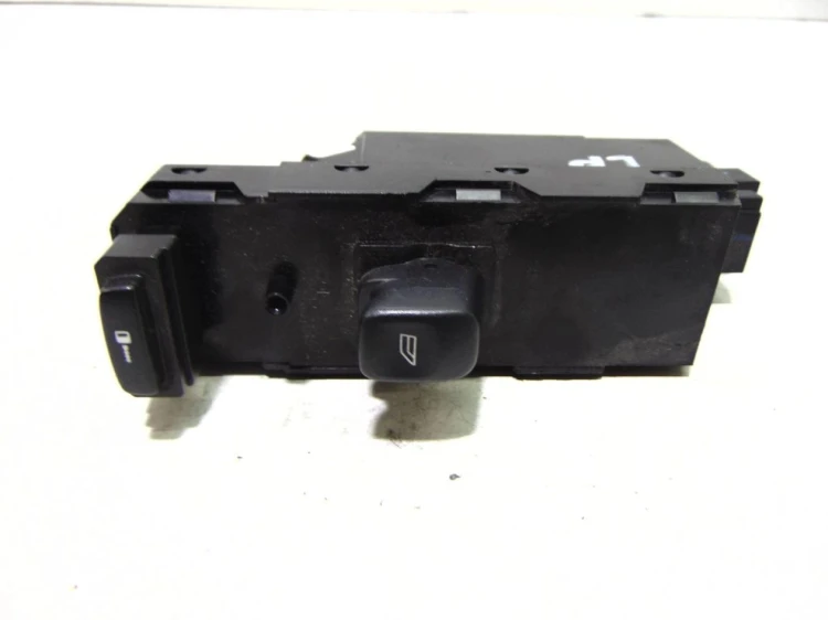 PANEL STEROWANIA SZYB VOLVO XC90 (2002-2006)