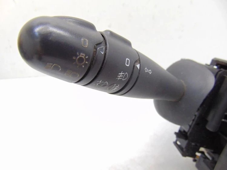 PRZEŁĄCZNIK ZESPOLONY RENAULT LAGUNA II LIFT (2005-2007) 2.0 DCI 8200004642