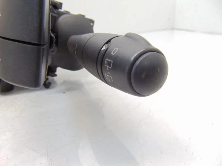PRZEŁĄCZNIK ZESPOLONY RENAULT LAGUNA II LIFT (2005-2007) 2.0 DCI 8200004642