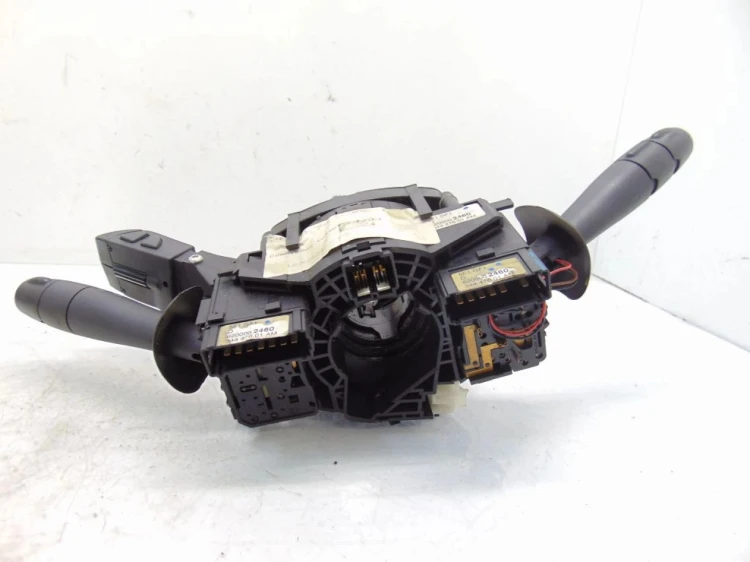 PRZEŁĄCZNIK ZESPOLONY RENAULT LAGUNA II LIFT (2005-2007) 2.0 DCI 8200004642