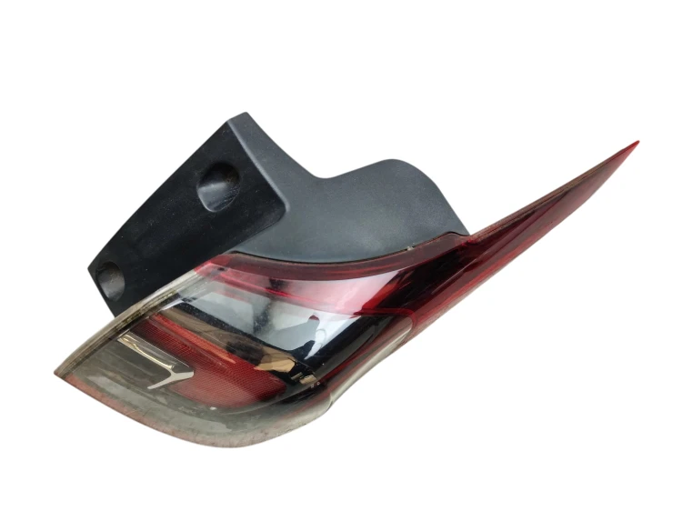 LAMPA PRAWY TYŁ OPEL CROSSLAND X (17-20) 207981R