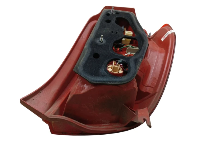 LAMPA LEWY TYŁ TOYOTA URBAN CRUISER (2008-2014) 1.33 101KM