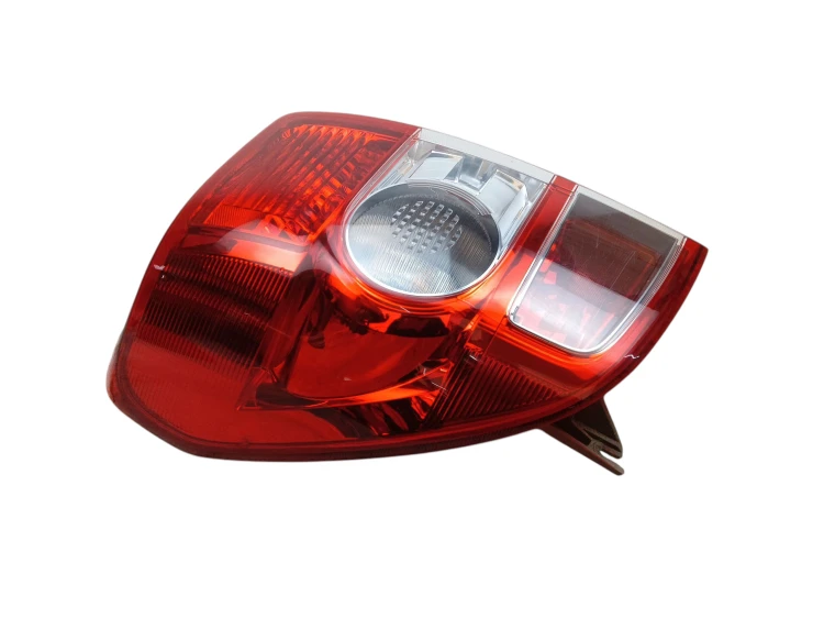 LAMPA LEWY TYŁ TOYOTA URBAN CRUISER (2008-2014) 1.33 101KM