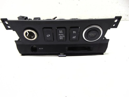 PANEL ŚRODKOWY RENAULT KOLEOS (2008-2015)