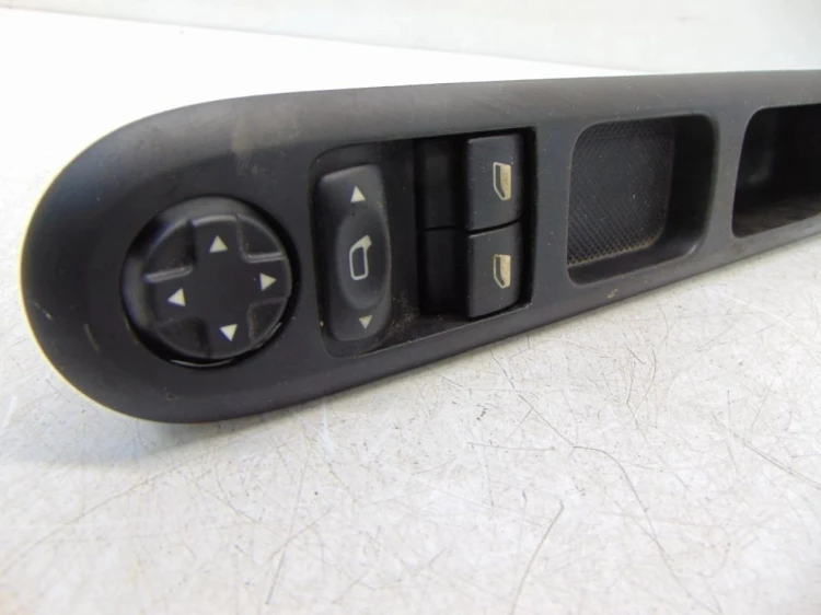 PANEL STEROWANIA SZYB PEUGEOT 3008 1.6 HDI