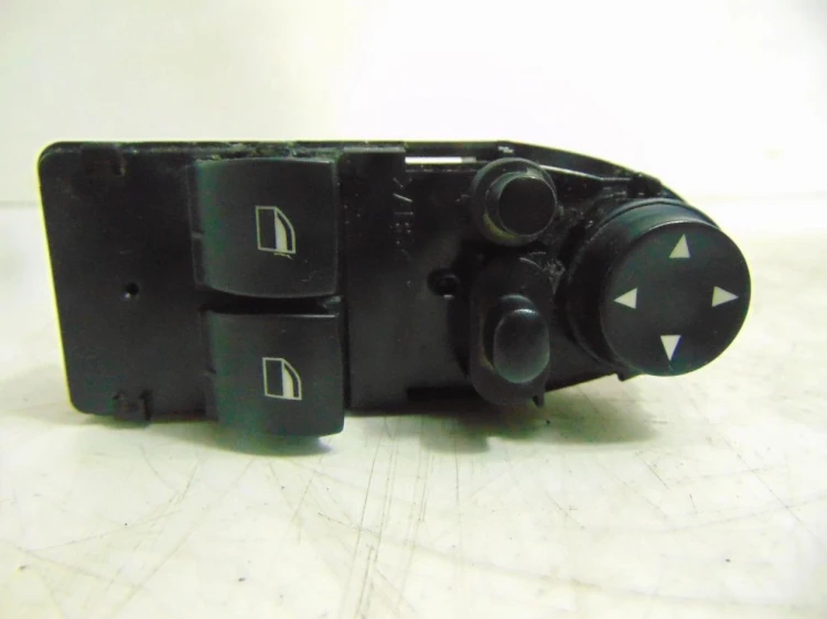 PANEL STEROWANIA SZYB BMW E82 (2007-2011) 123D N47D20D 204KM