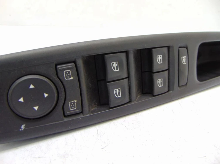 PANEL STEROWANIA SZYB RENAULT MEGANE III (2008-2013) 809610016R
