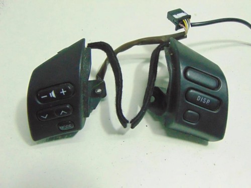 PRZYCISKI KIEROWNICY RADIA TOYOTA COROLLA VERSO II (2004-2009) 1.8 16V