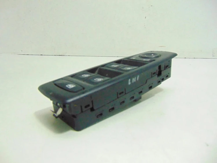PANEL STEROWANIA SZYB RENAULT LAGUNA III (2007-) 2.0 DCI