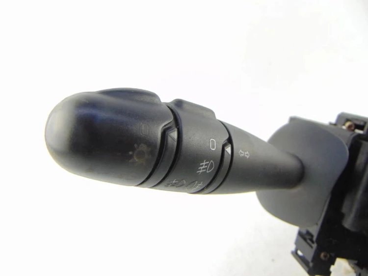 PRZEŁĄCZNIK ZESPOLONY RENAULT LAGUNA II LIFT (2005-2007) 2.0 DCI 8200004642
