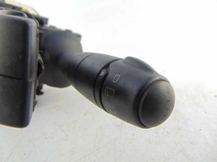 PRZEŁĄCZNIK ZESPOLONY RENAULT LAGUNA II LIFT (2005-2007) 2.0 DCI 8200004642