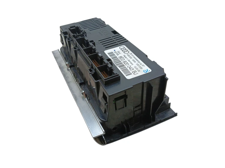 PANEL KLIMATYZACJI AUDI A4 B7 (2004-2008) 2.0 TDI 140KM