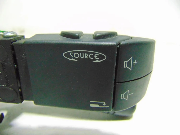 PRZEŁĄCZNIK ZESPOLONY RENAULT LAGUNA II (2001-2005) 1.9 DCI 8200012244