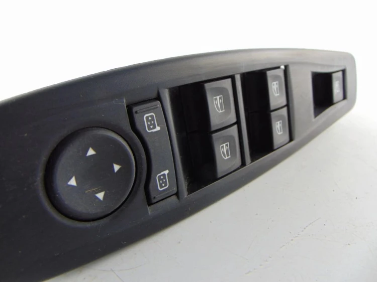 PANEL STEROWANIA SZYB RENAULT MEGANE III (2008-2013) 1.9 DCI 254000001R