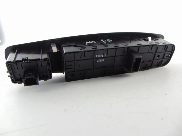 PANEL STEROWANIA SZYB RENAULT MEGANE III (2008-2013) 1.9 DCI 254000001R