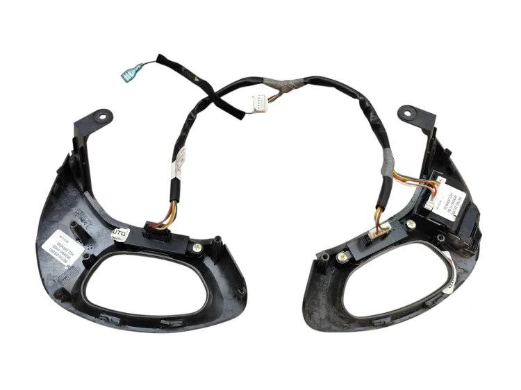 PRZYCISKI MULTIFUNKCJI KIEROWNICY HYUNDAI IX35 96700-2S500 96700-2S300