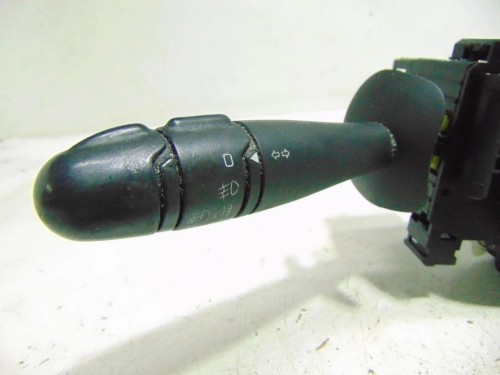 PRZEŁĄCZNIK ZESPOLONY RENAULT LAGUNA II LIFT (2005-2007) 1.9 DCI 8200002461