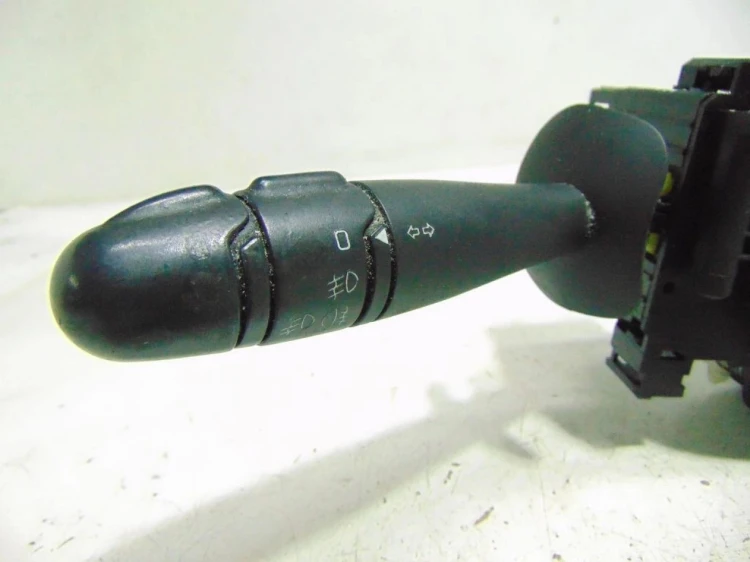 PRZEŁĄCZNIK ZESPOLONY RENAULT LAGUNA II LIFT (2005-2007) 1.9 DCI 8200002461