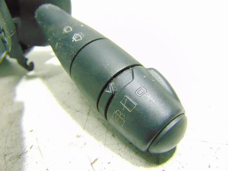 PRZEŁĄCZNIK ZESPOLONY RENAULT LAGUNA II LIFT (2005-2007) 1.9 DCI 8200002461