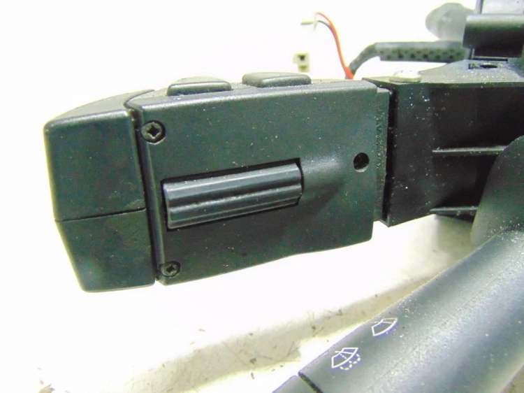 PRZEŁĄCZNIK ZESPOLONY RENAULT LAGUNA II LIFT (2005-2007) 1.9 DCI 8200002461