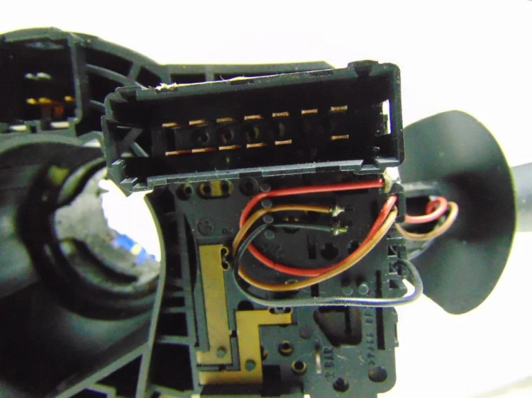 PRZEŁĄCZNIK ZESPOLONY RENAULT LAGUNA II LIFT (2005-2007) 1.9 DCI 8200002461