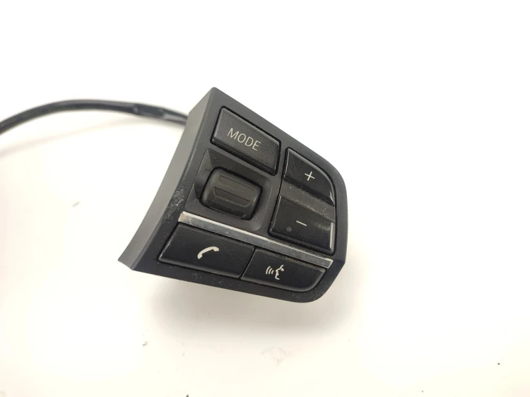 PRZYCISKI MULTIFUNKCJI KIEROWNICY BMW F07 GRAN TURISMO (2009-2013) 3.0 D 24