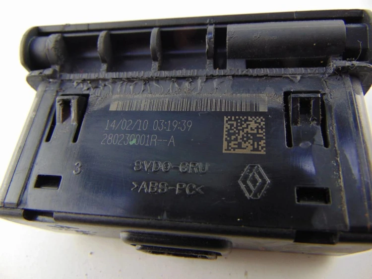 GNIAZDO USB AUX RENAULT SCENIC III (2009-2013) 280230006R