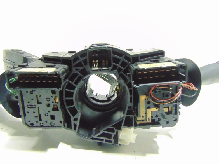 PRZEŁĄCZNIK ZESPOLONY RENAULT LAGUNA II (2001-2005) 1.9 DCI 8200012244