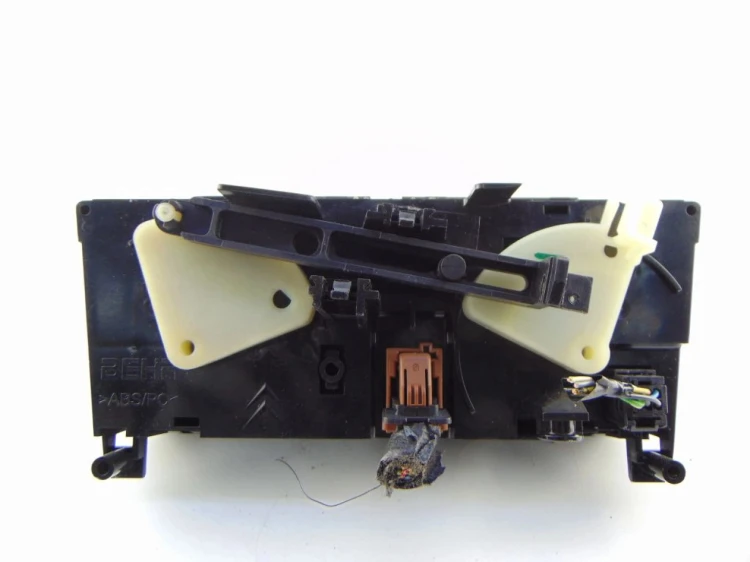 PANEL NAWIEWU PEUGEOT 5008 1.6 HDI