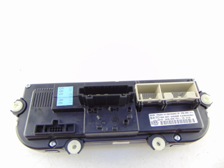 PANEL KLIMATYZACJI VOLKSWAGEN PASSAT B7 2.0 TDI 5HB009751