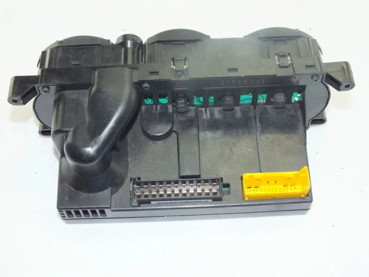 PANEL NAWIEWU OPEL VECTRA B 1.6 16V 69262205