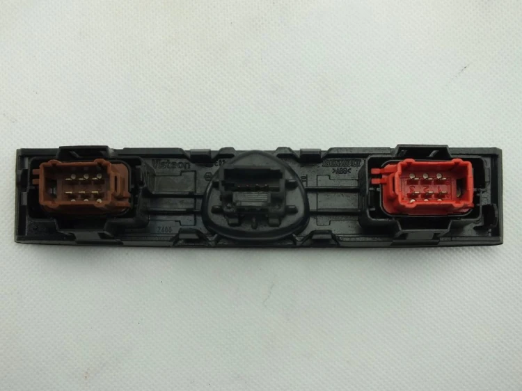 PRZYCISK ŚWIATEŁ AWARYJNYCH RENAULT CLIO II LIFT (2003-2005) 1.5 DCI