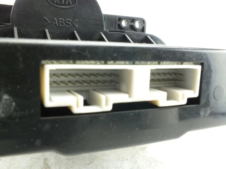 PANEL KLIMATYZACJI KIA CARENS I LIFT (2002-2006) 2.0 CRDI 0K2FB61190