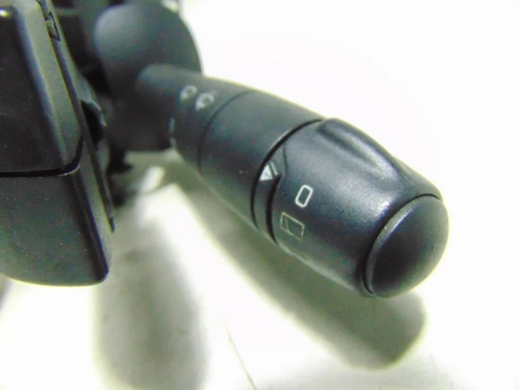 PRZEŁĄCZNIK ZESPOLONY RENAULT LAGUNA II LIFT (2005-2007) 1.9 DCI 8200002461