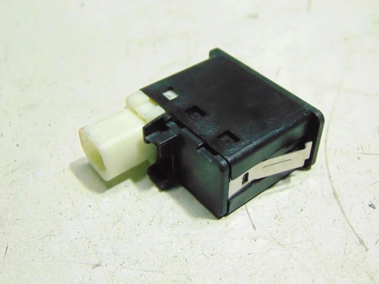 GNIAZDO USB AUX BMW E82 (2007-2011) 123D N47D20D 204KM 9237653