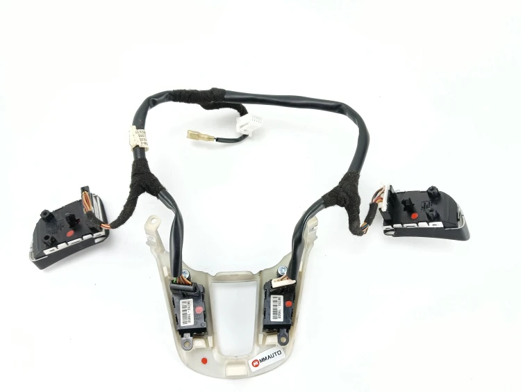 PRZYCISKI MULTIFUNKCJI KIEROWNICY KIA PRO CEED I LIFT (2010-2012) 1.6 CRDI
