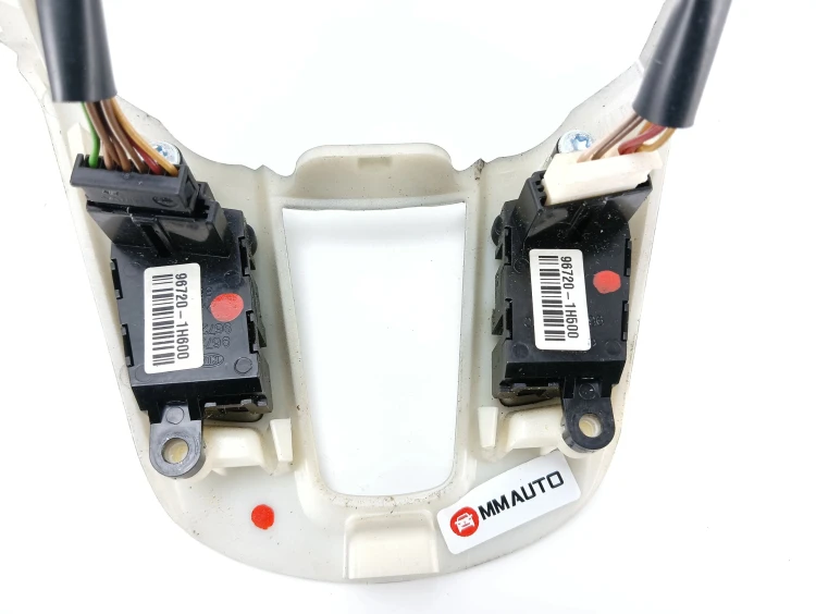 PRZYCISKI MULTIFUNKCJI KIEROWNICY KIA PRO CEED I LIFT (2010-2012) 1.6 CRDI