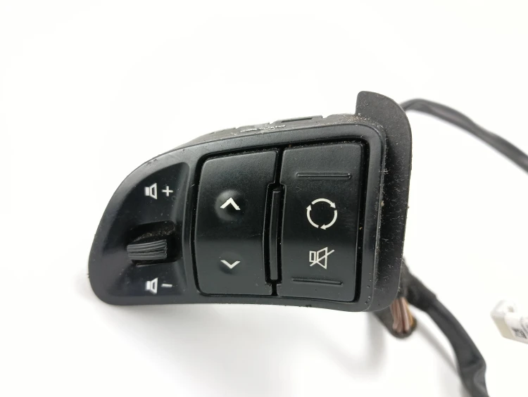 PRZYCISKI MULTIFUNKCJI KIEROWNICY KIA PRO CEED I LIFT (2010-2012) 1.6 CRDI