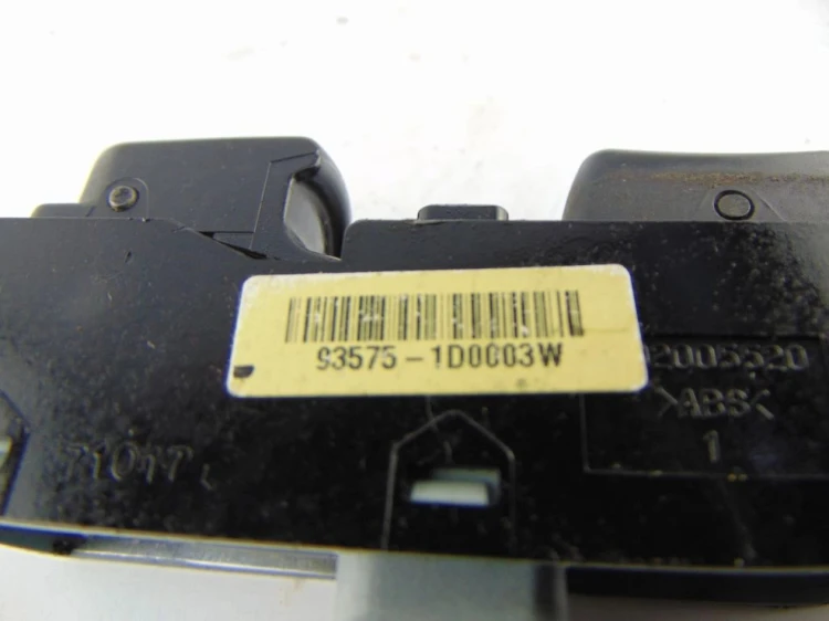 PANEL STEROWANIA SZYB KIA CARENS III (2006 - 2013) 2.0 16V 93575-1D0003W