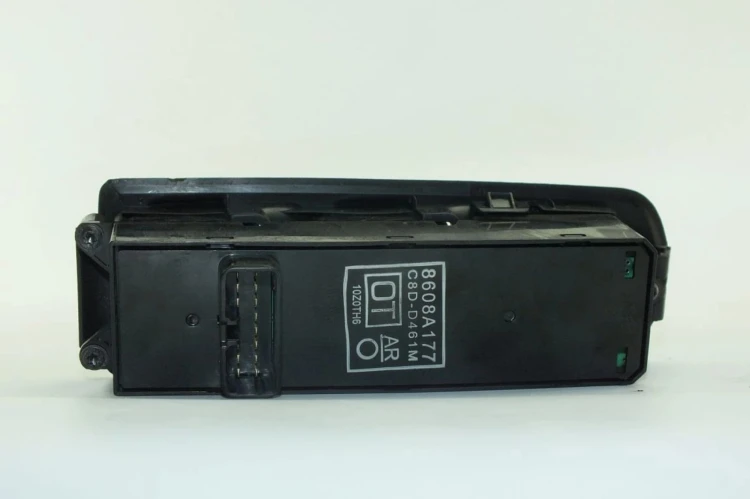 PANEL STEROWANIA SZYB MITSUBISHI COLT Z30 LIFT (2008-2012) 1.3 90KM 8608A17