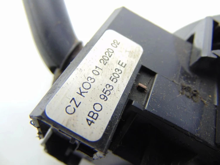 PRZEŁĄCZNIK ZESPOLONY VOLKSWAGEN PASSAT B5 1.9TDI 4B0953503E