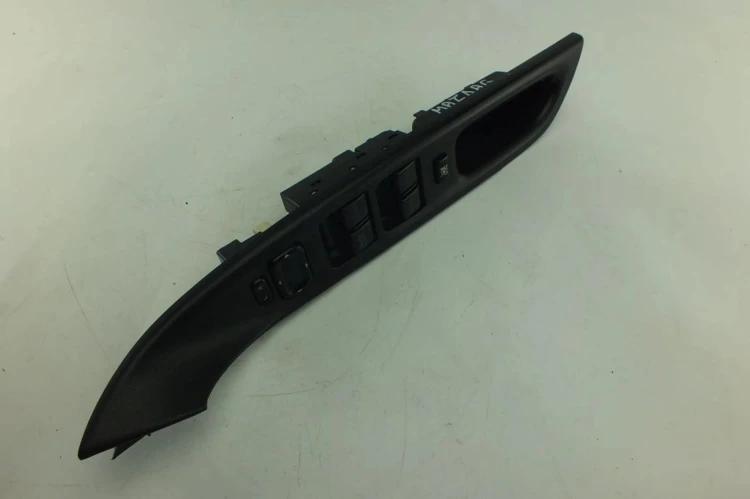 PANEL STEROWANIA SZYB MAZDA 6 I (2002-2008) 2.0 D GJ6A-684L6