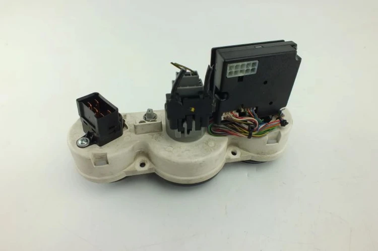 PANEL KLIMATYZACJI FORD FOCUS MK1 1.8 TDCI
