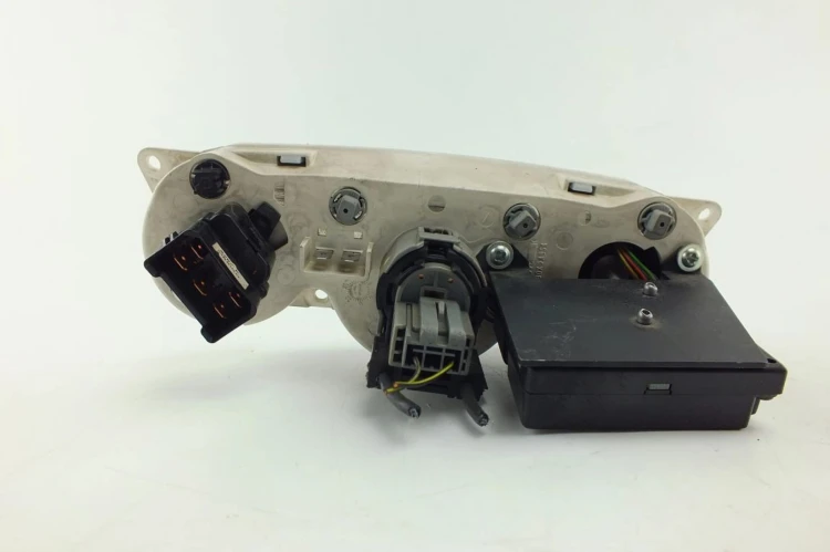 PANEL KLIMATYZACJI FORD FOCUS MK1 1.8 TDCI