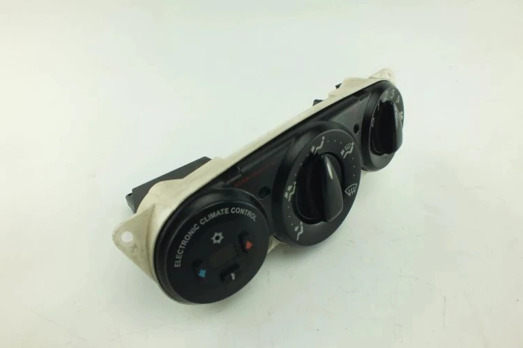 PANEL KLIMATYZACJI FORD FOCUS MK1 1.8 TDCI