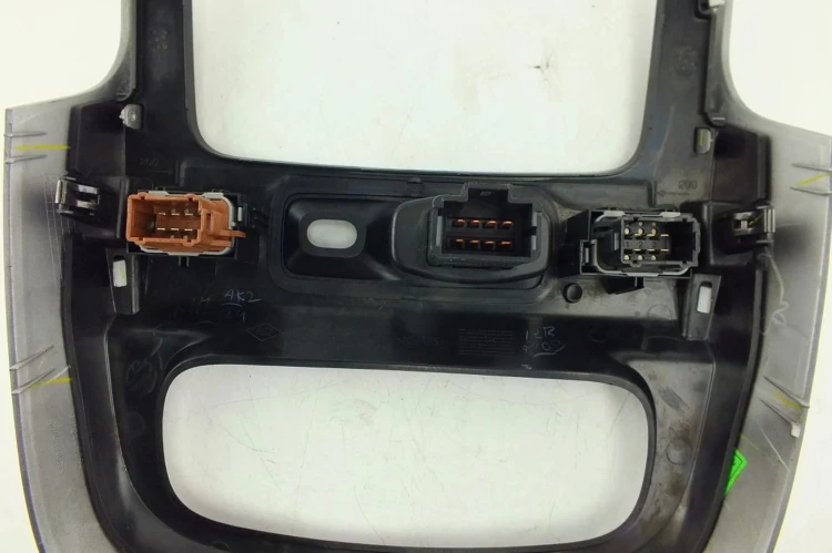 PANEL ŚRODKOWY DACIA DUSTER I (2010-2018) 1.5 DCI