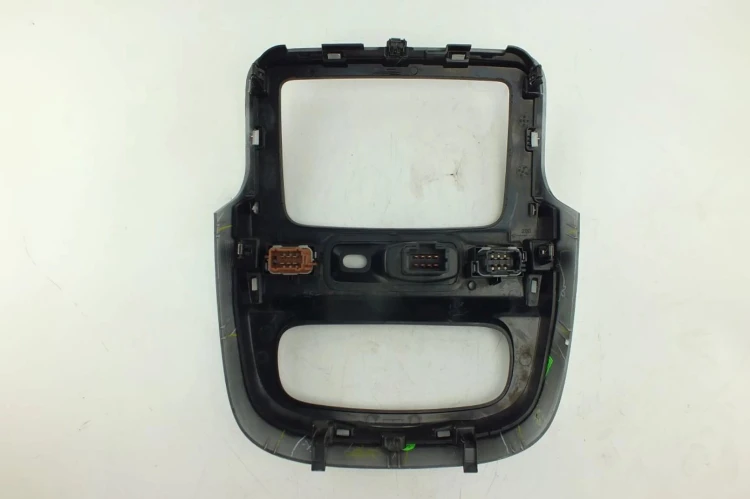 PANEL ŚRODKOWY DACIA DUSTER I (2010-2018) 1.5 DCI