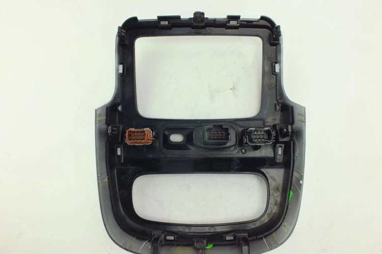 PANEL ŚRODKOWY DACIA DUSTER I (2010-2018) 1.5 DCI